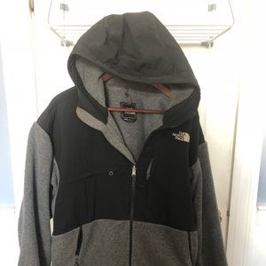 Men’s North Face Denali jacket w/hood